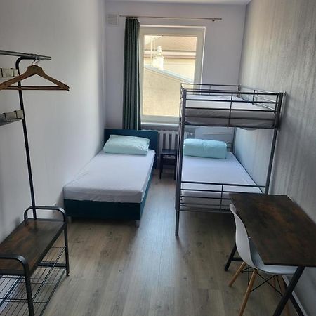 Rooms4Rest Wiertnicza - Private Rooms For Tourists - Atr Consulting Sp, Z O,O, Warschau Exterior foto