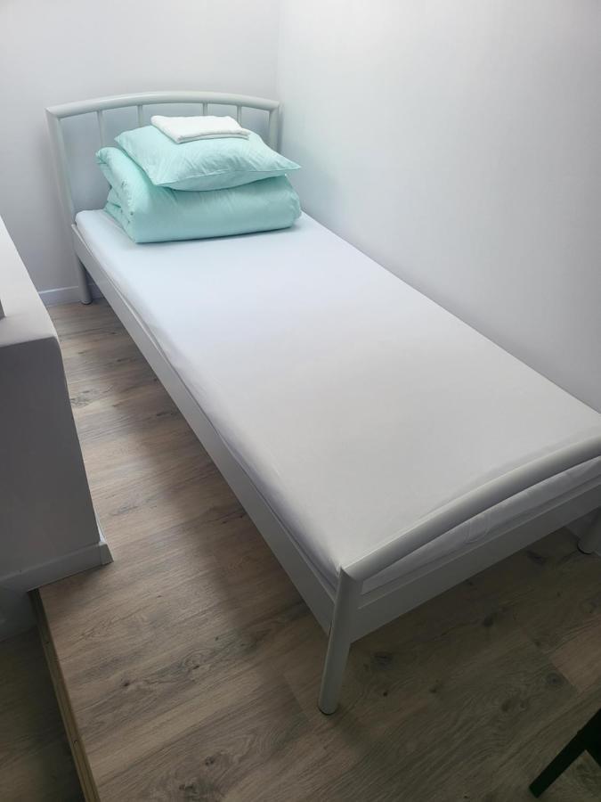 Rooms4Rest Wiertnicza - Private Rooms For Tourists - Atr Consulting Sp, Z O,O, Warschau Exterior foto